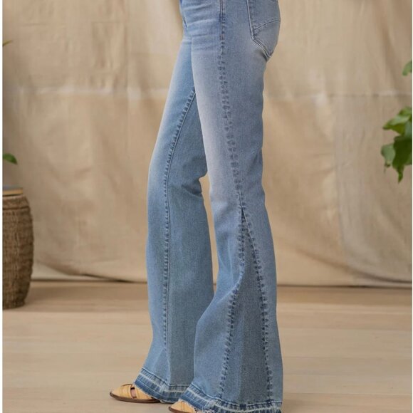 NWT Driftwood Farrah Flare Jeans - Picture 3 of 4
